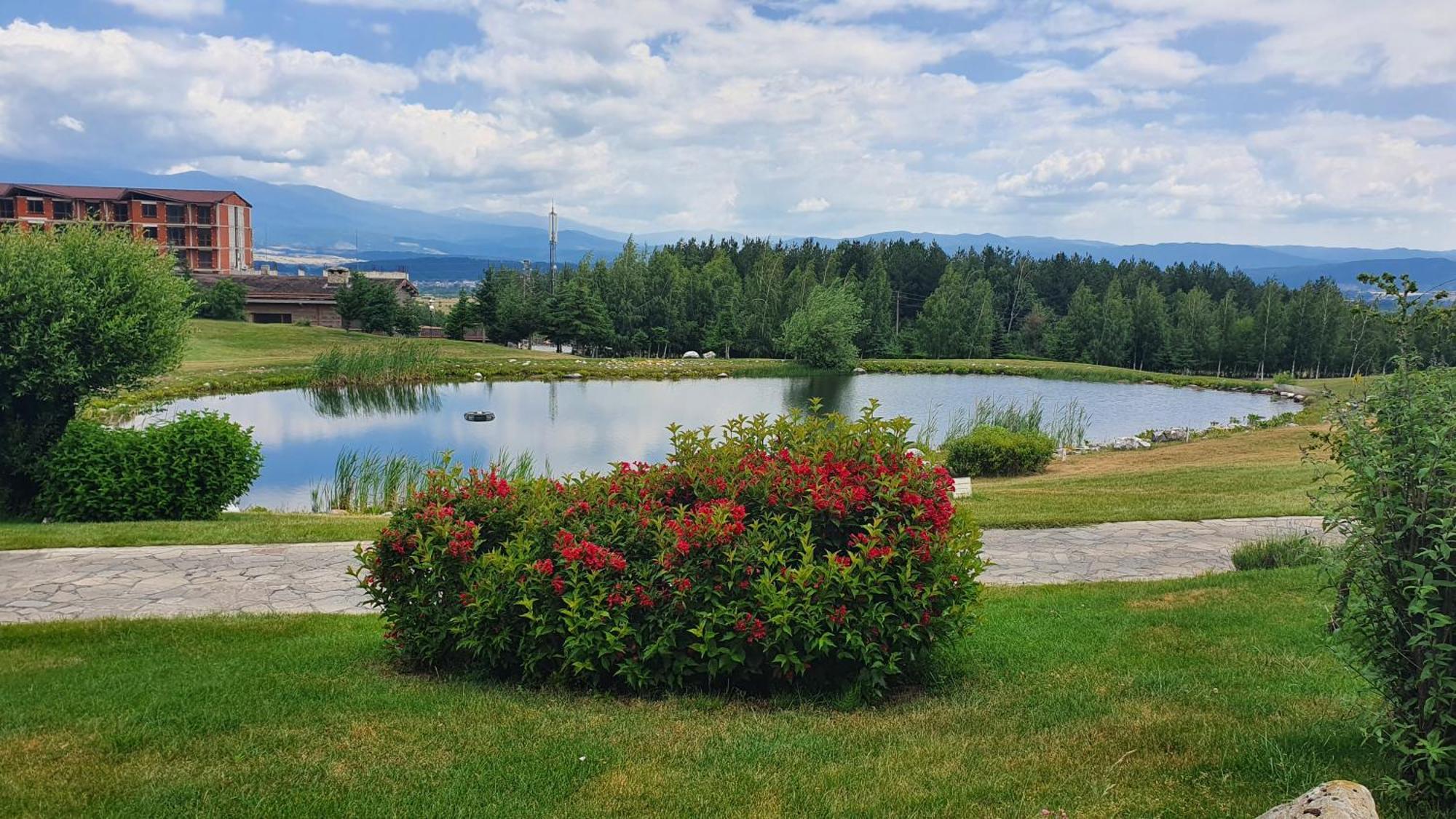 Green Peaks Suite In Pirin Golf & County Club Razlog Exteriör bild